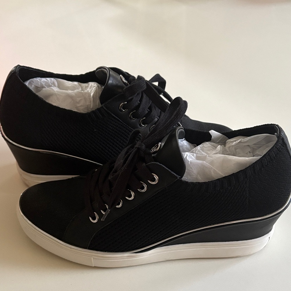 Elegant Black Wedge Sneakers